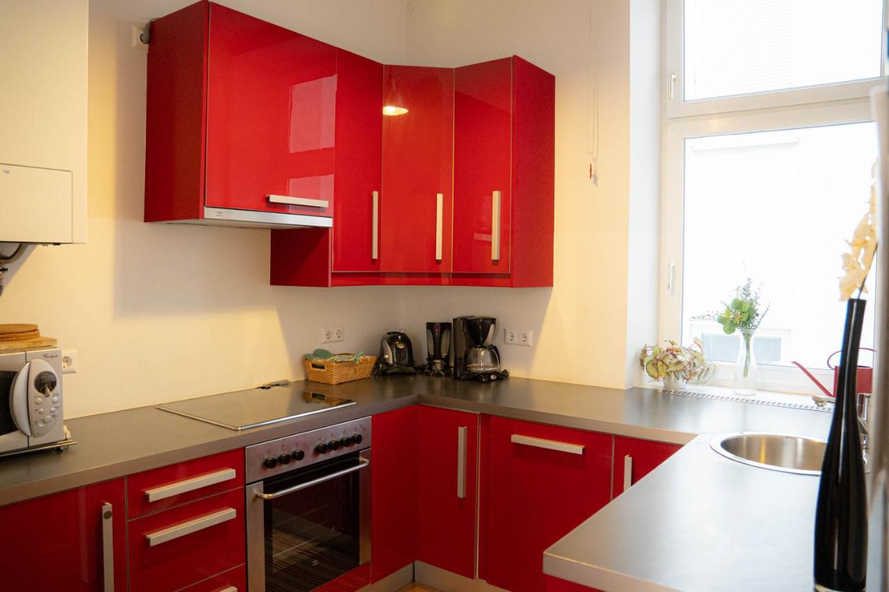 Bright - Colorful - Near Centrum - Restify 6&7 Apartment *