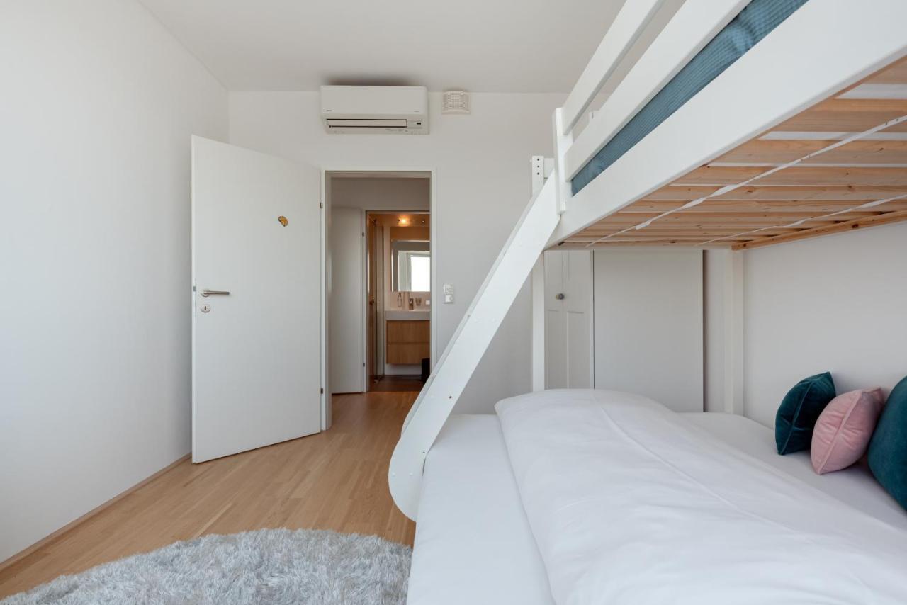 Luxus Ueber Den Wolken, 18. Stock Mit Klimaanlage Und Garage Vienna