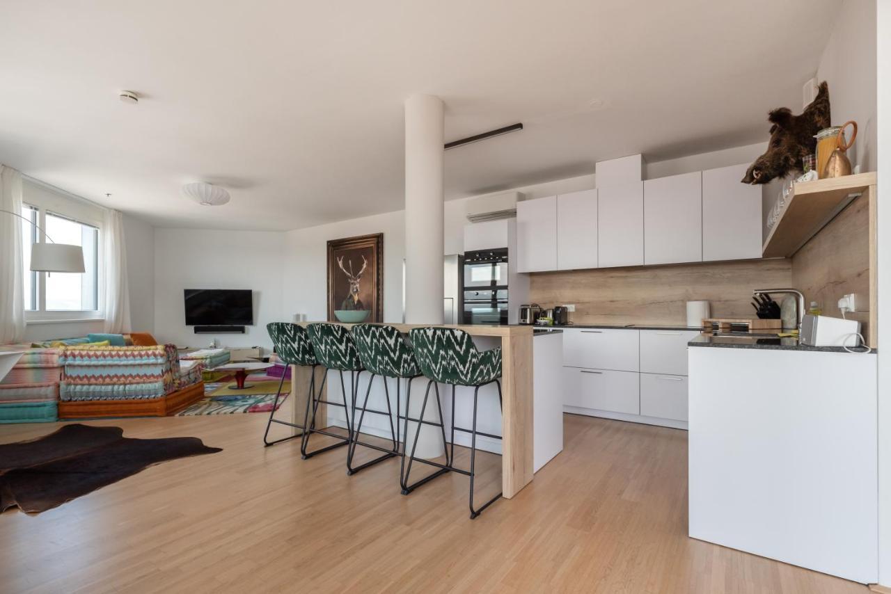 Apartment Luxus Ueber Den Wolken, 18. Stock Mit Klimaanlage Und Garage