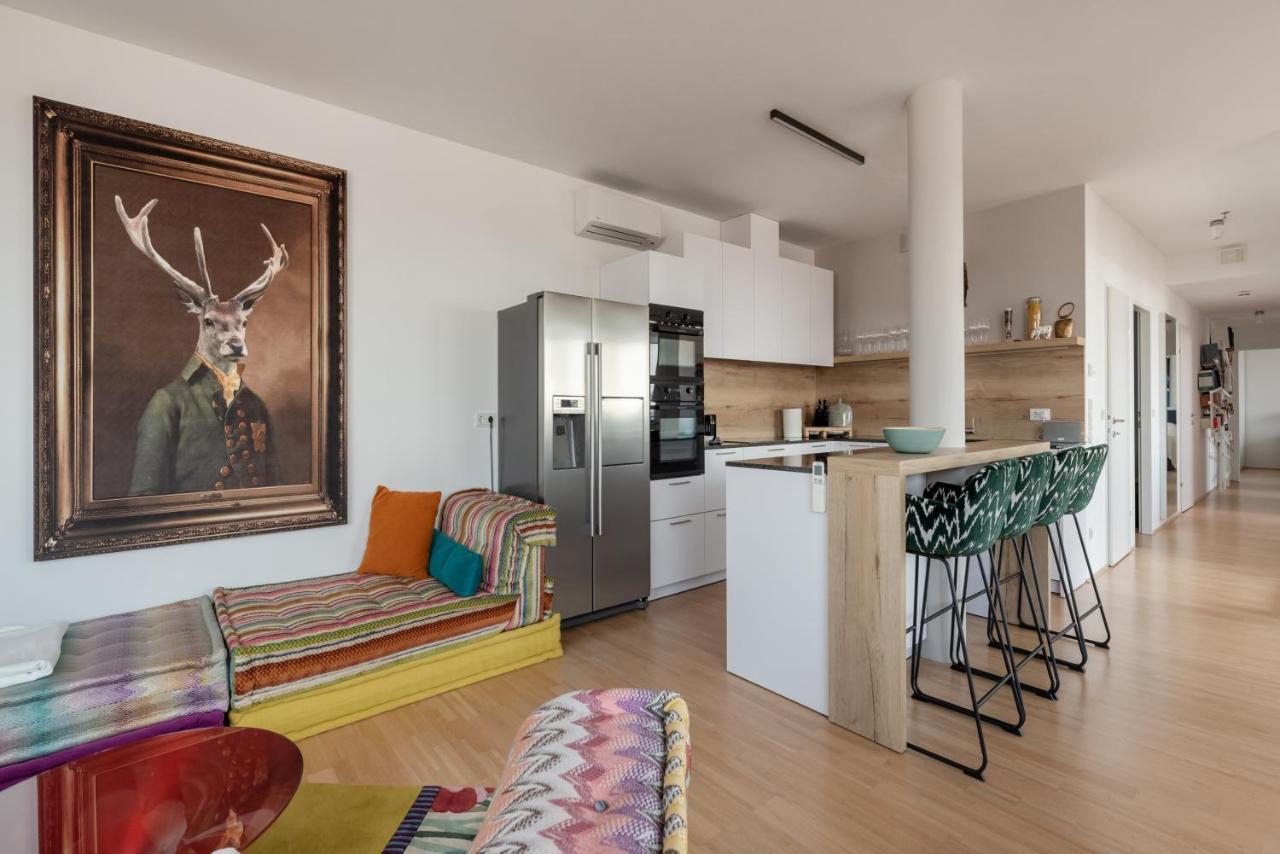 Apartment Luxus Ueber Den Wolken, 18. Stock Mit Klimaanlage Und Garage