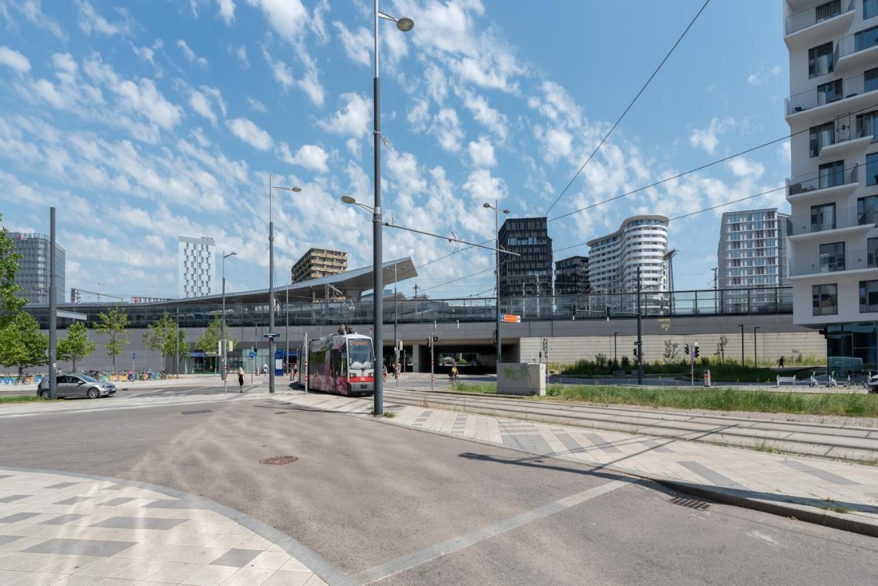 Luxus Ueber Den Wolken, 18. Stock Mit Klimaanlage Und Garage Vienna