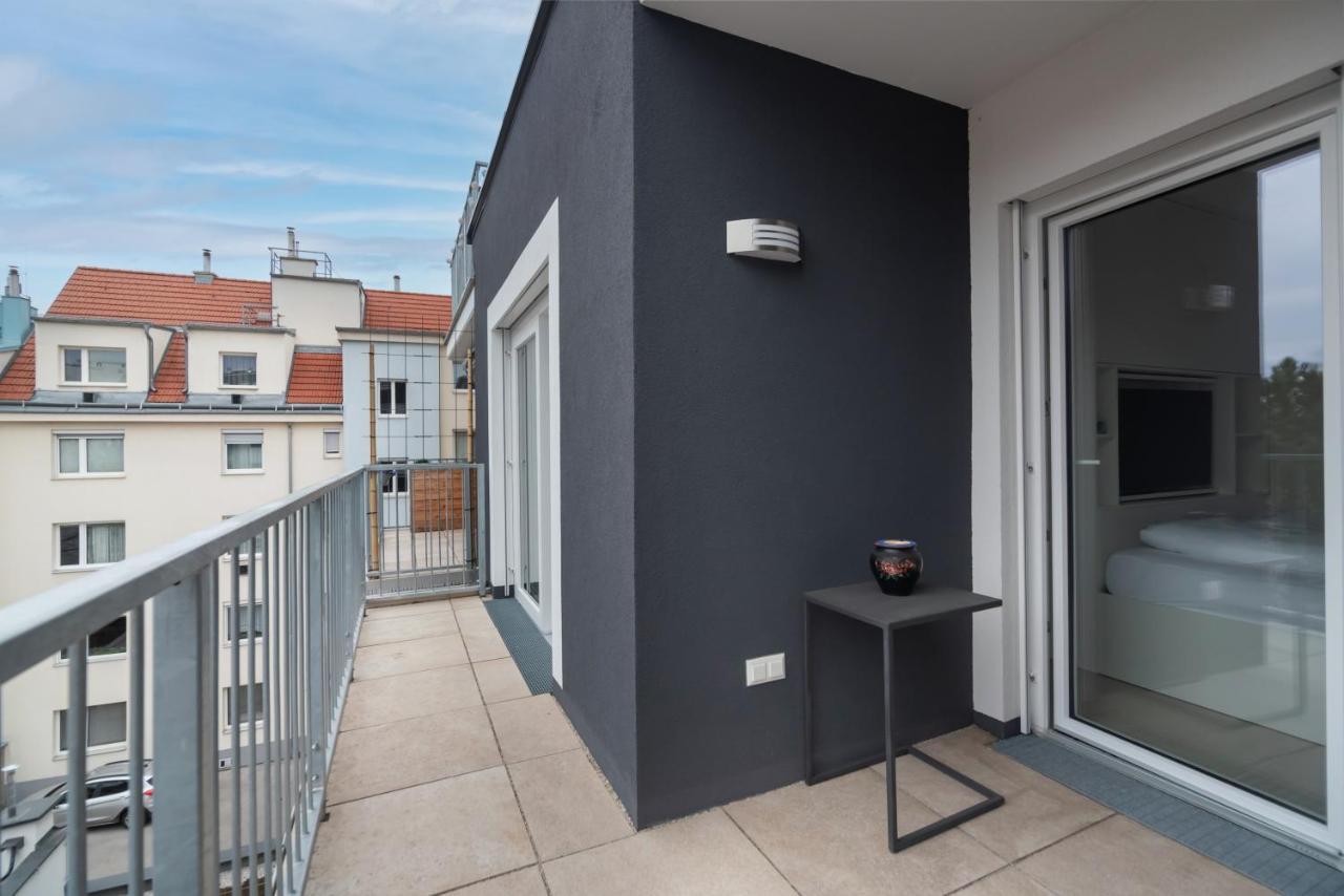 Ruhig, Hell Und Neu Mit Garage *