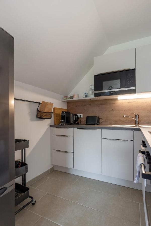 Gruene Ruhelage, 20 Minuten Ins Zentrum Und Parkgarage Apartment