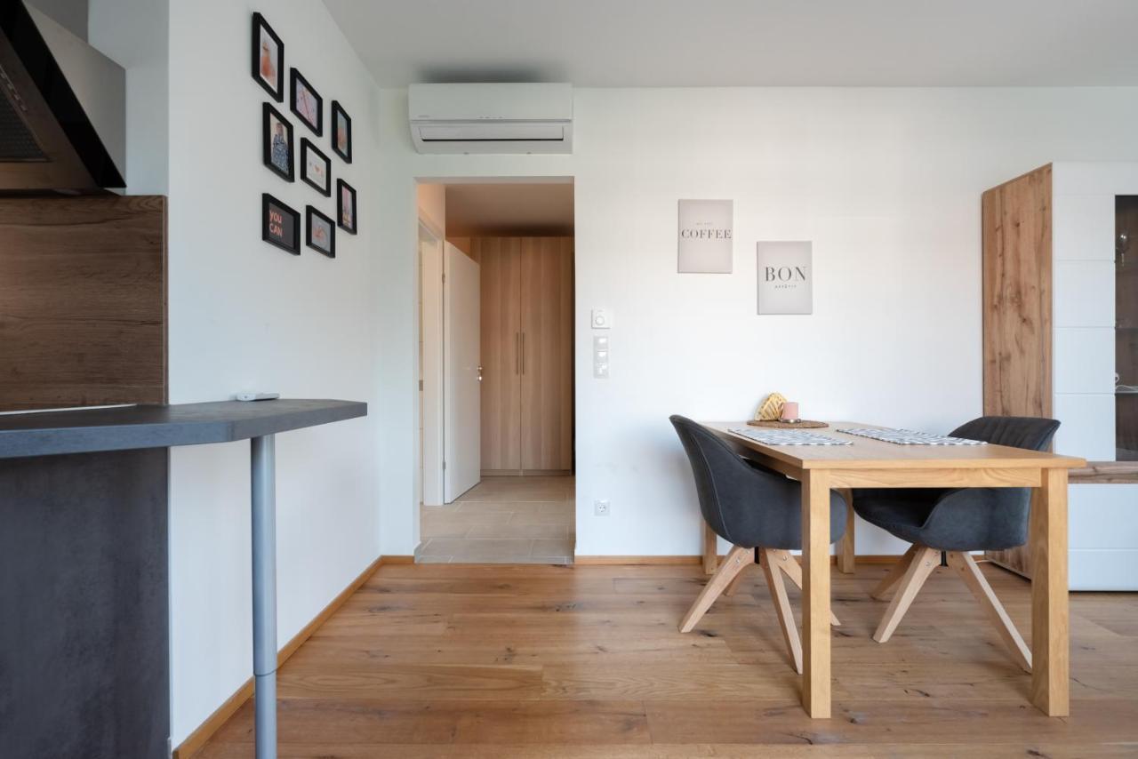 Gruene Ruhelage, 20 Minuten Ins Zentrum Und Parkgarage Apartment