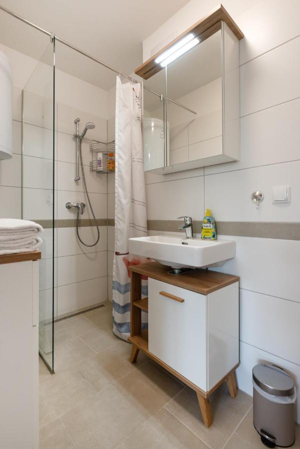 Gruene Ruhelage, 20 Minuten Ins Zentrum Und Parkgarage Apartment *