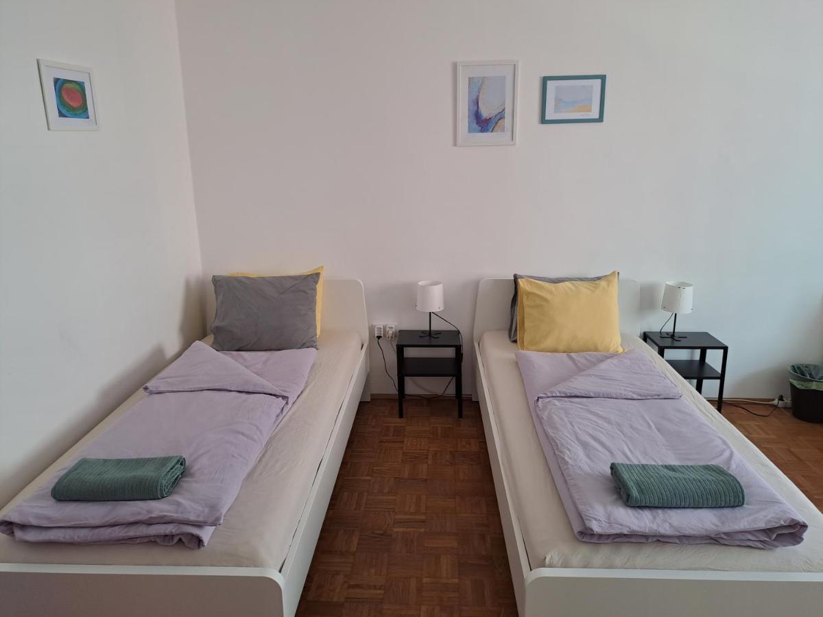 Pal's Favoriten Hostel *