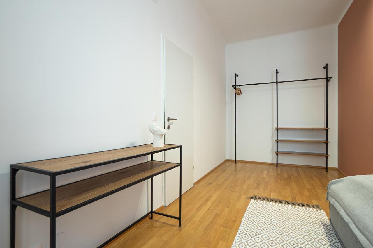 Bright 3-room With A King-size Bed * Wien