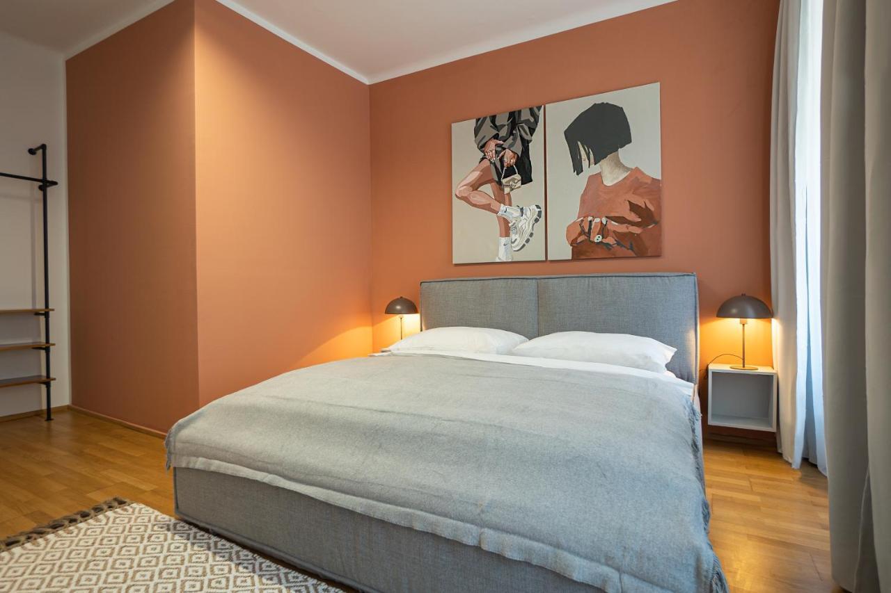 Bright 3-room With A King-size Bed *