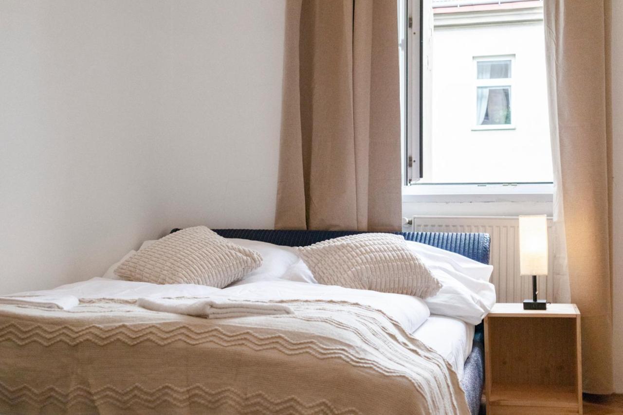Peaceful 2 Bedroom With Backyard In Prime Location Wien