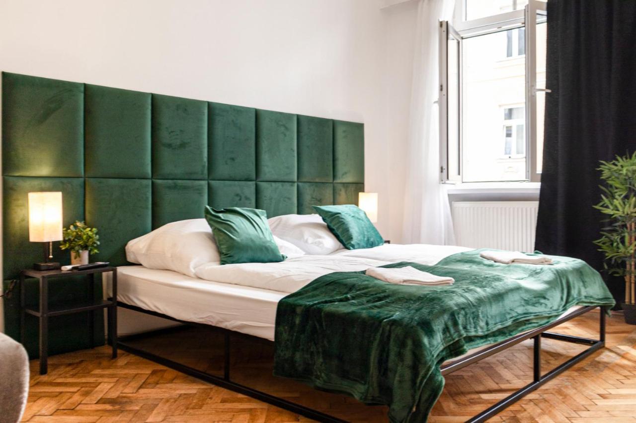 Peaceful 2 Bedroom With Backyard In Prime Location * Wien