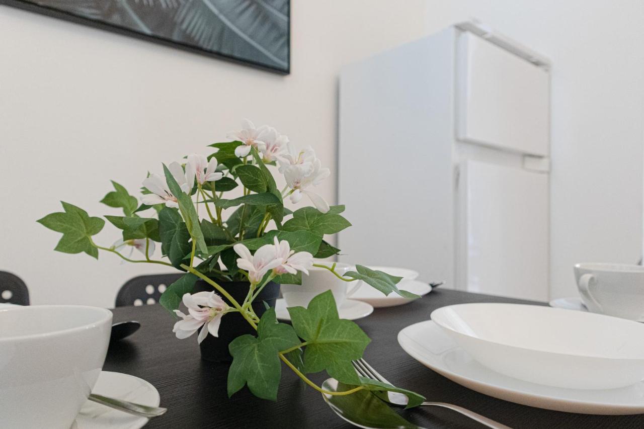 Apartment Inviting 2br Shared - Centrally Located *