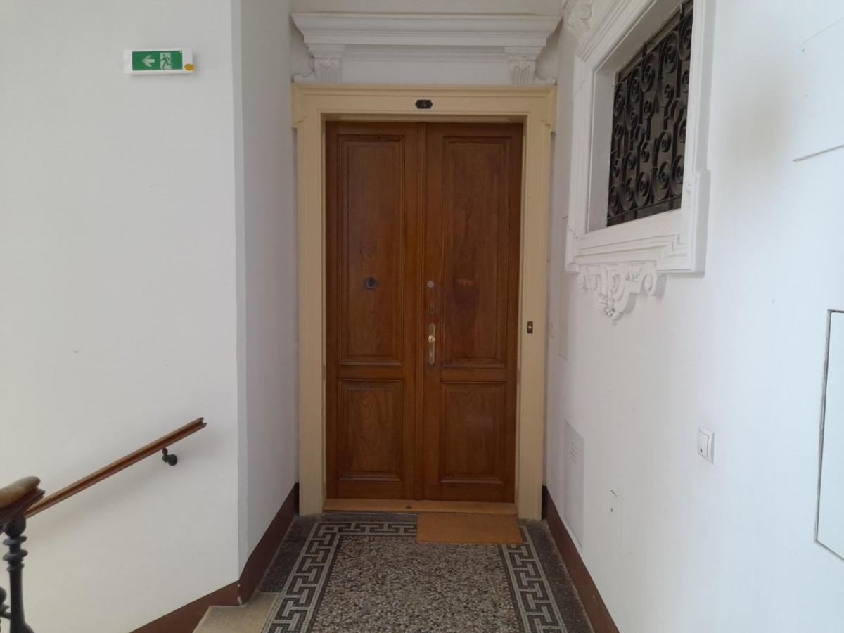 A In A Aristocratic Vienna