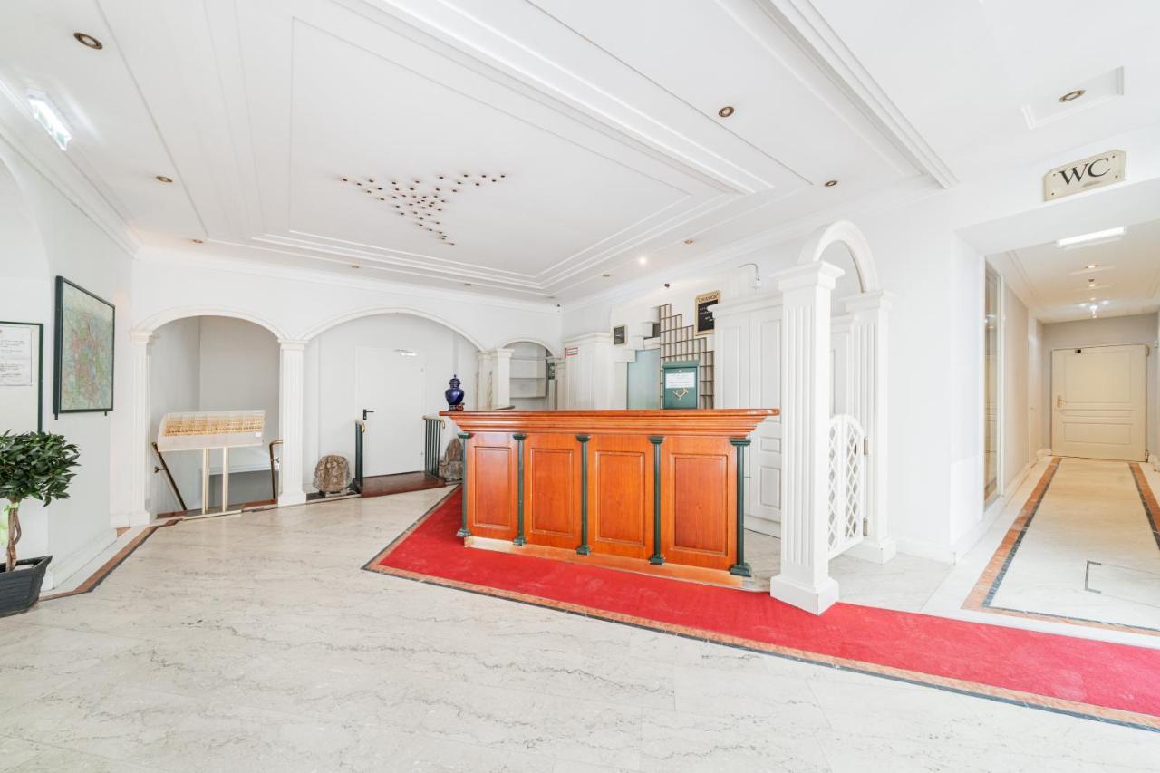Self-check-in Adlon 3*