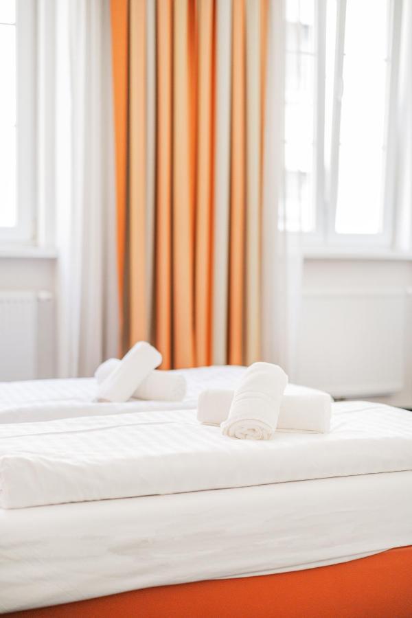 Self-check-in Adlon Hotel