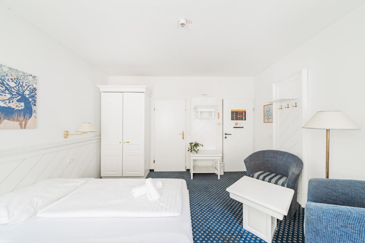 Hotel Self-check-in Adlon