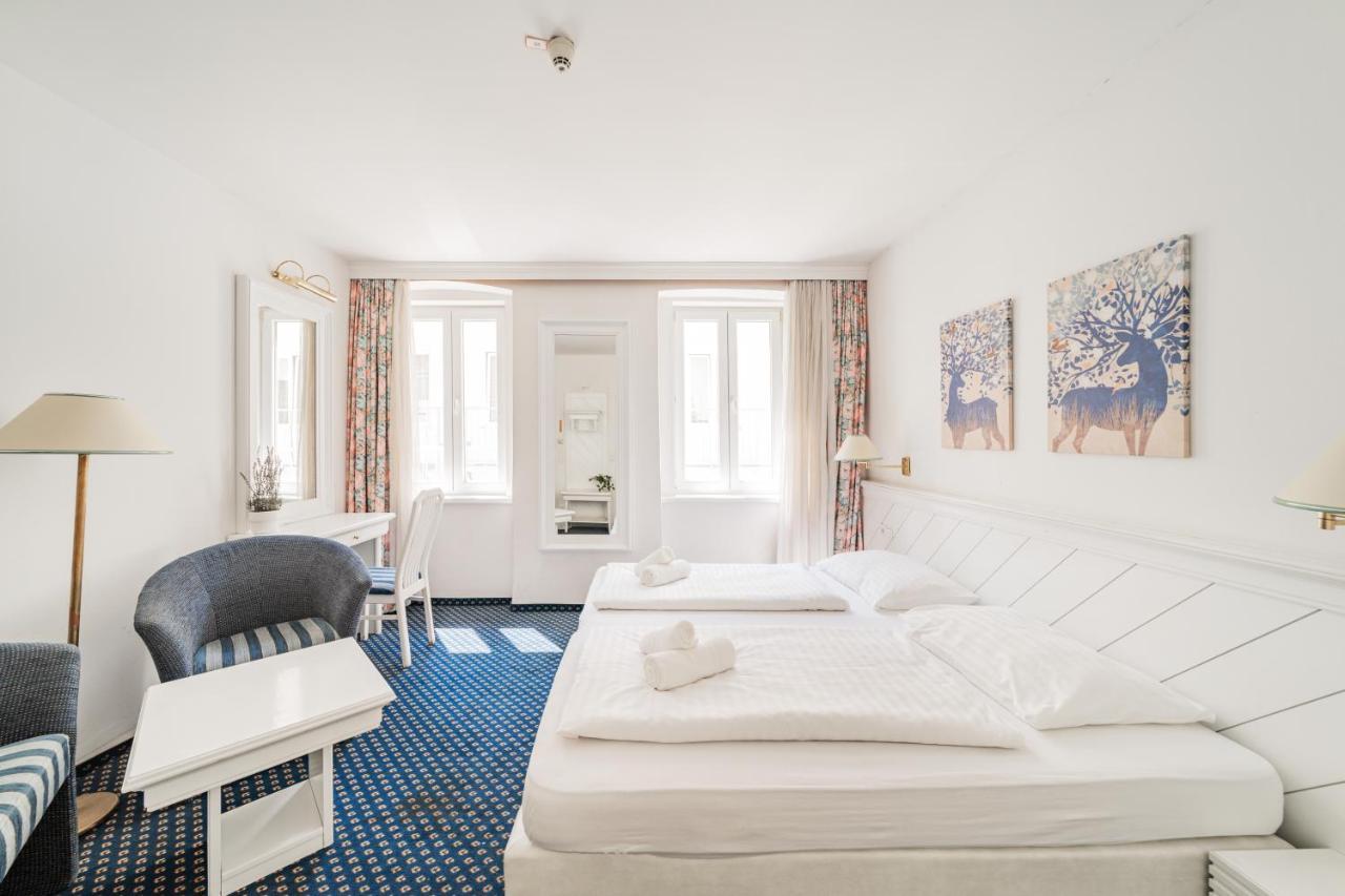 Hotel Self-check-in Adlon 3*