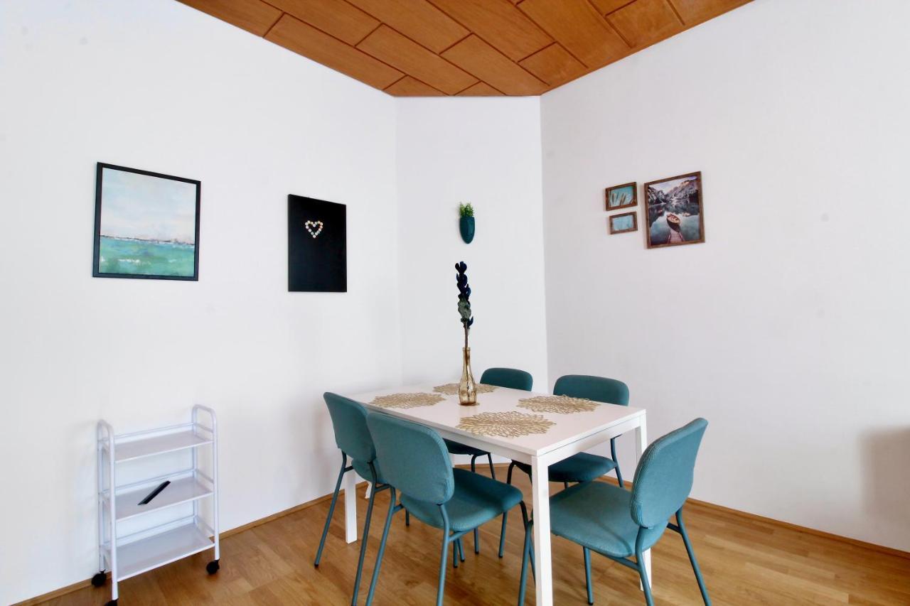 Redyard Modern