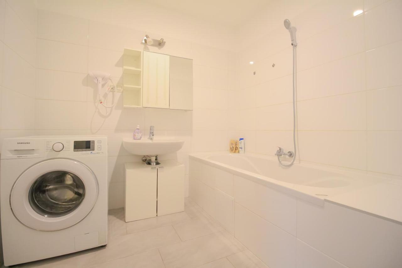 Private Triple Bedroom In Shared Dw171-4 Apartment Vienna