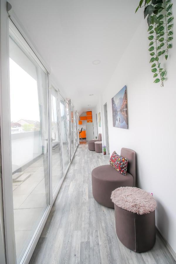 Private Triple Bedroom In Shared Dw171-4 Apartment *