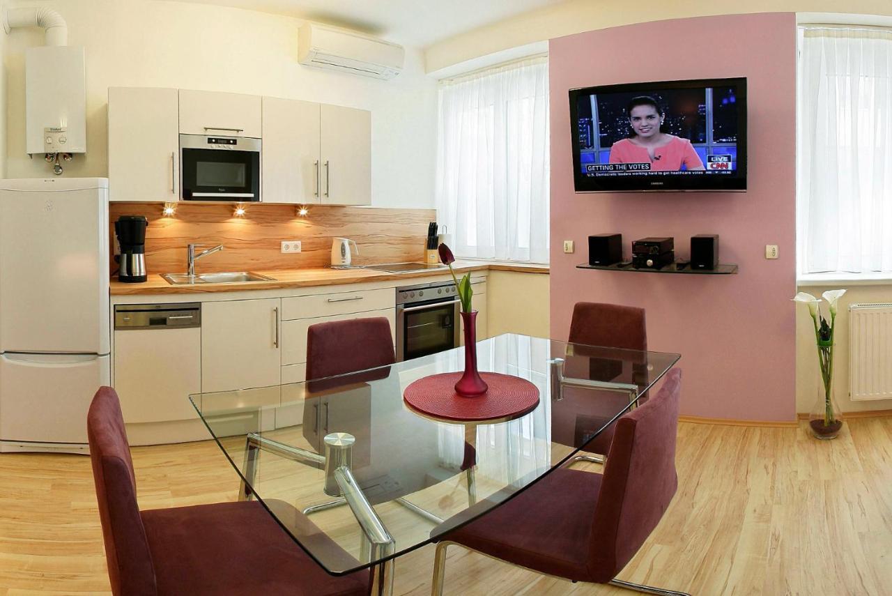 - Cav Aparthotel