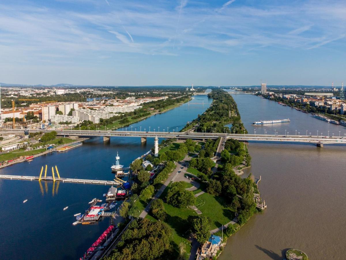 Apartment Danube Penthouse 3 Bed 90 M2 With Balcony