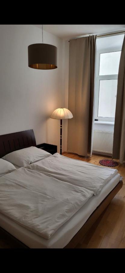 Schoene Altbauwohnung Zentrum Brigittenauer Laende 32 Vienna
