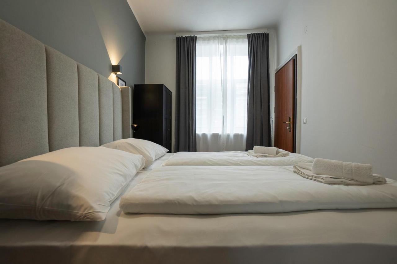 New With A King-size Bed In A Calm Area Apartment *