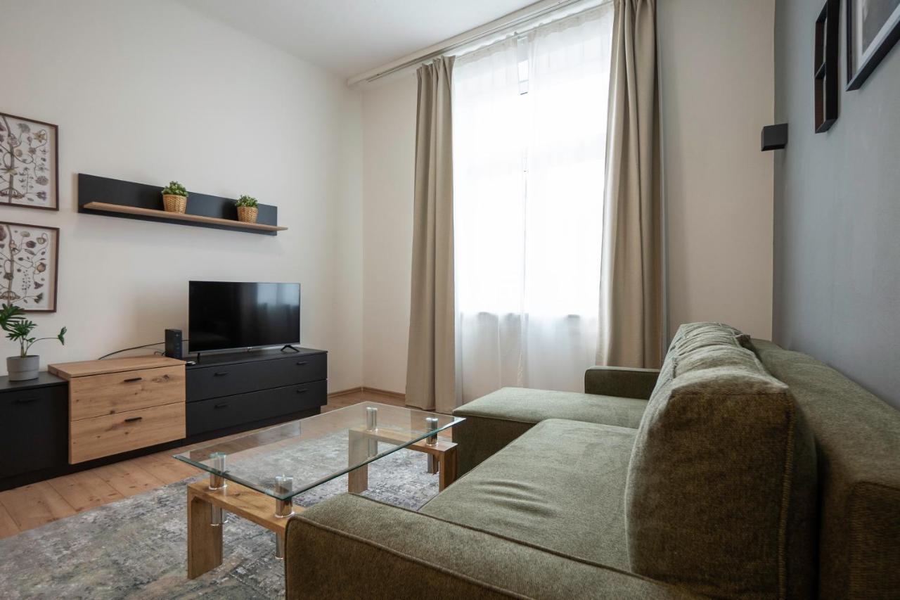 New With A King-size Bed In A Calm Area Apartment *