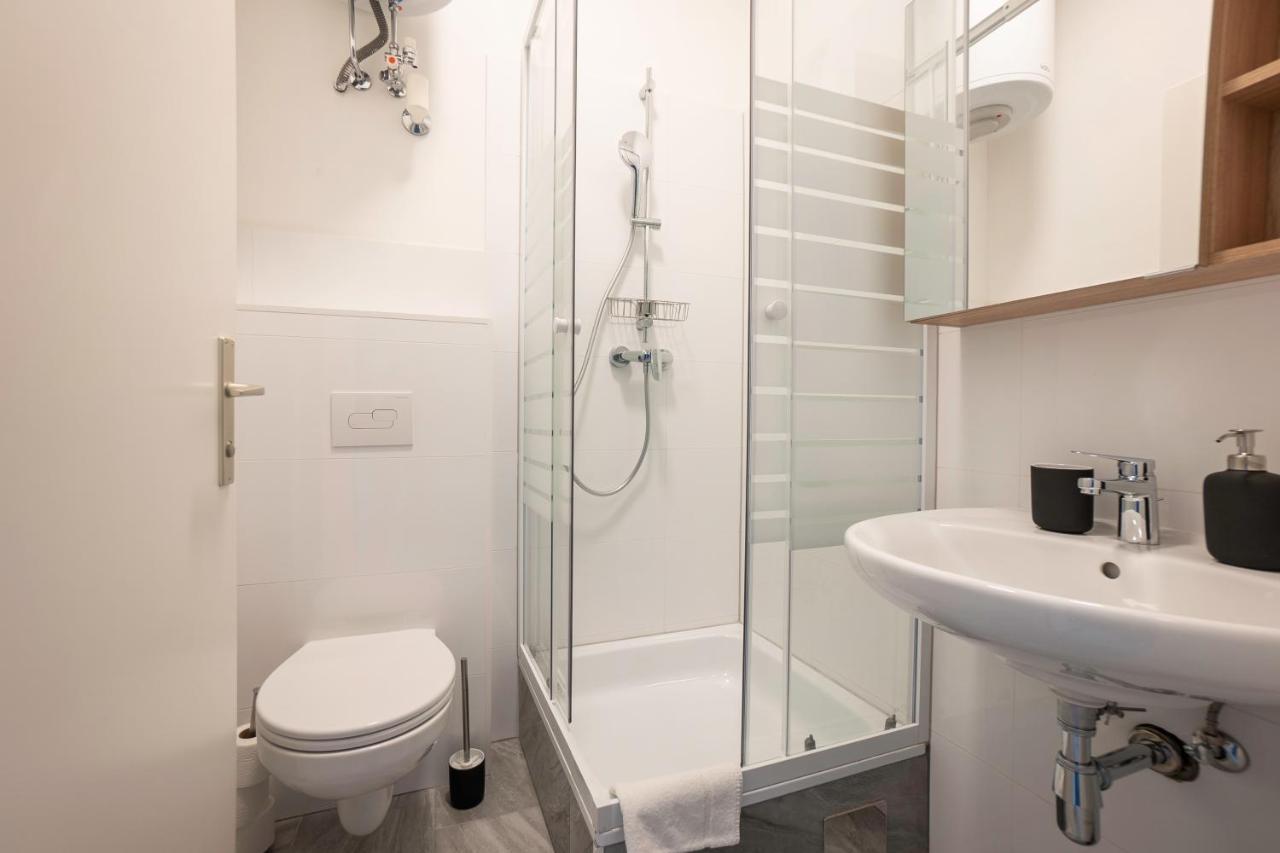New With A King-size Bed In A Calm Area Apartment Vienna