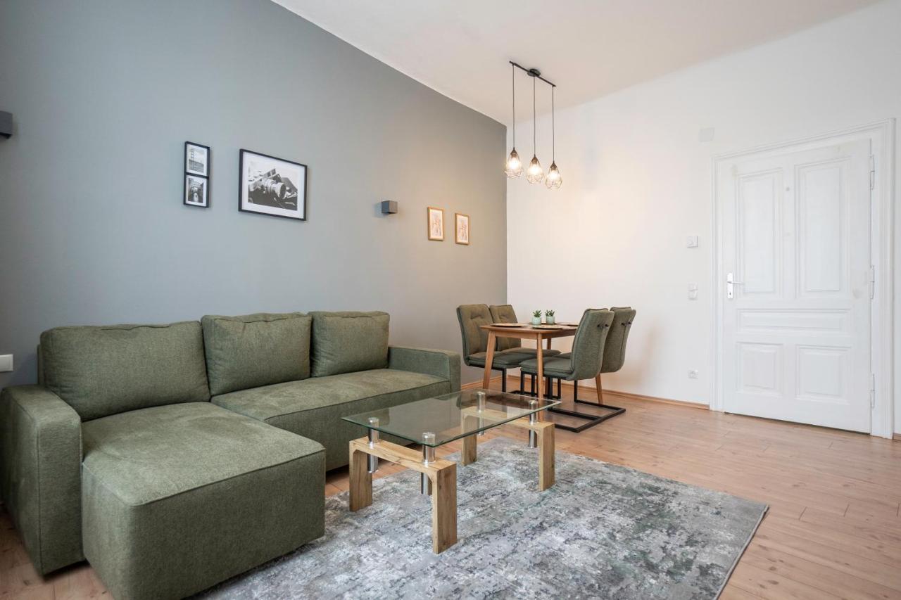 Apartment New With A King-size Bed In A Calm Area *