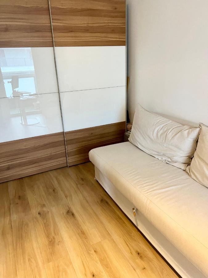 Danube Penthouse 3 Bed 90 M2 With Balcony