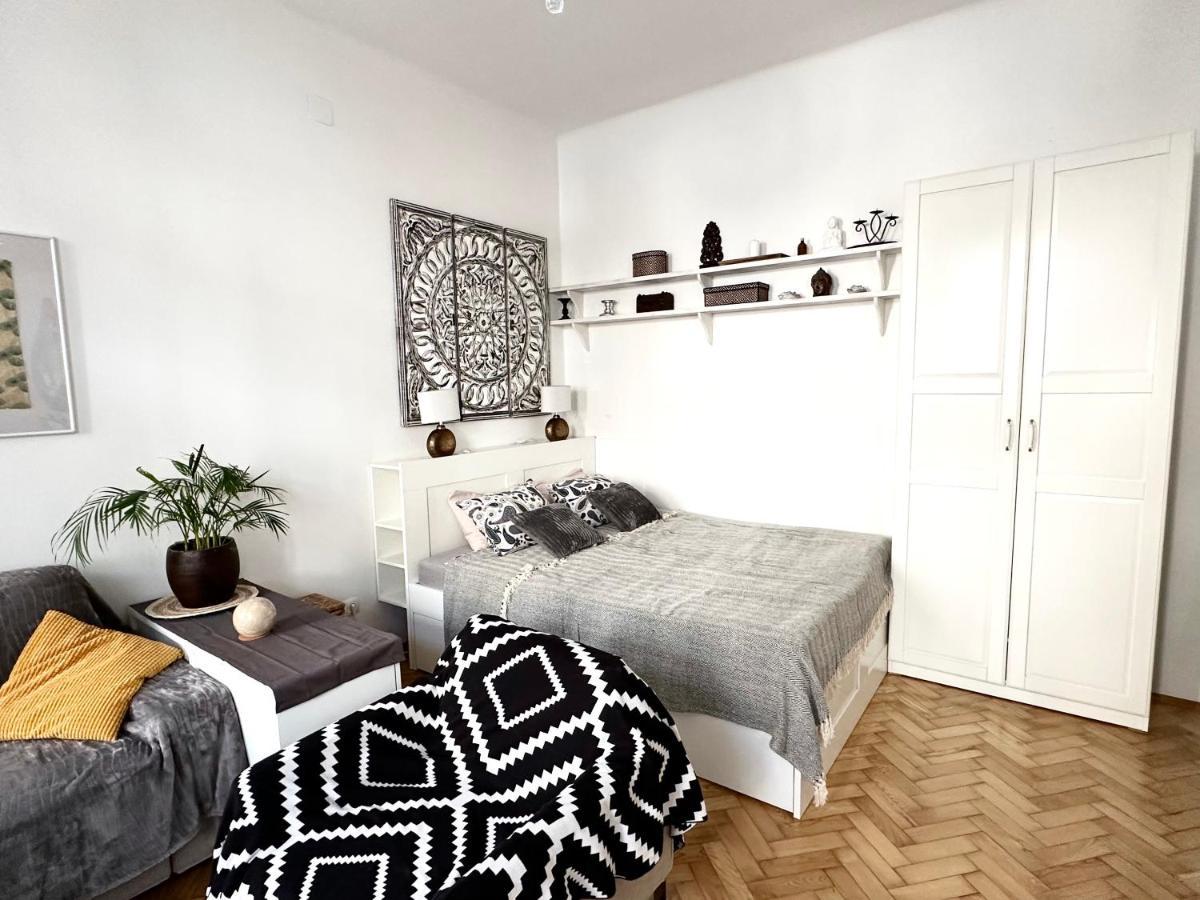 Cozy City Close To Metro - Self Check-in
