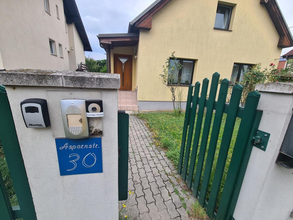 Small-comfy In Donaustadt Garden - Not Shared! Apartment Vienna