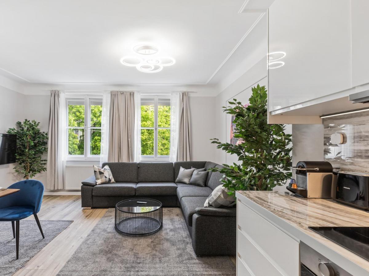 Apartment Sky9 Schoenbrunn Palace Vienna