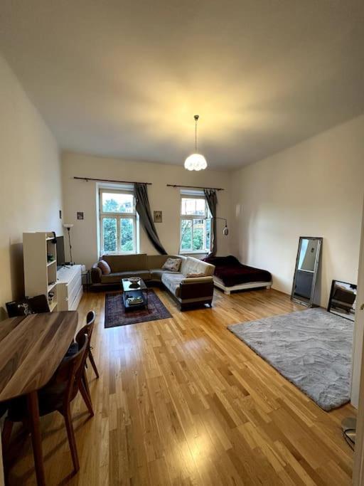 Cityzen Haven: Airbnb Delight Apartment Vienna