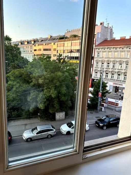 Cityzen Haven: Airbnb Delight *