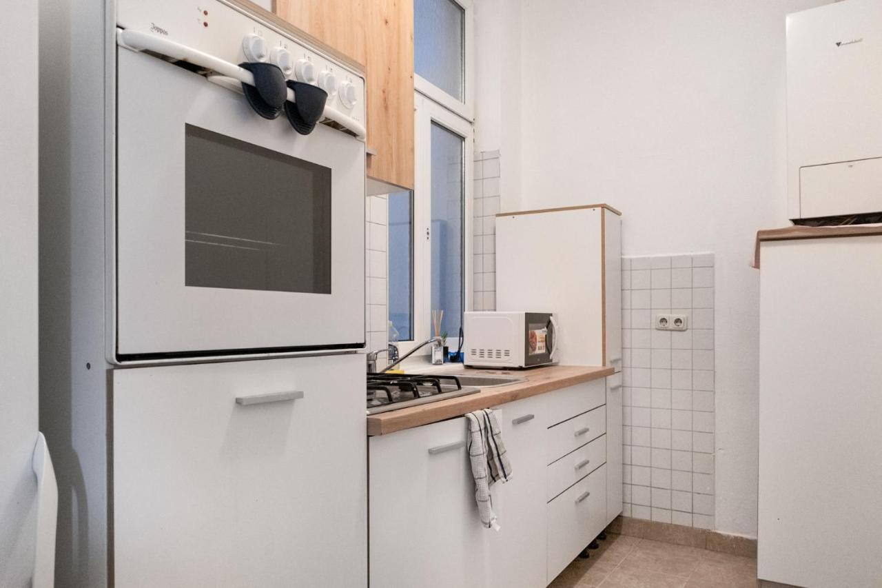 Apartment Welcoming 3br Budget Apt. Well Connected