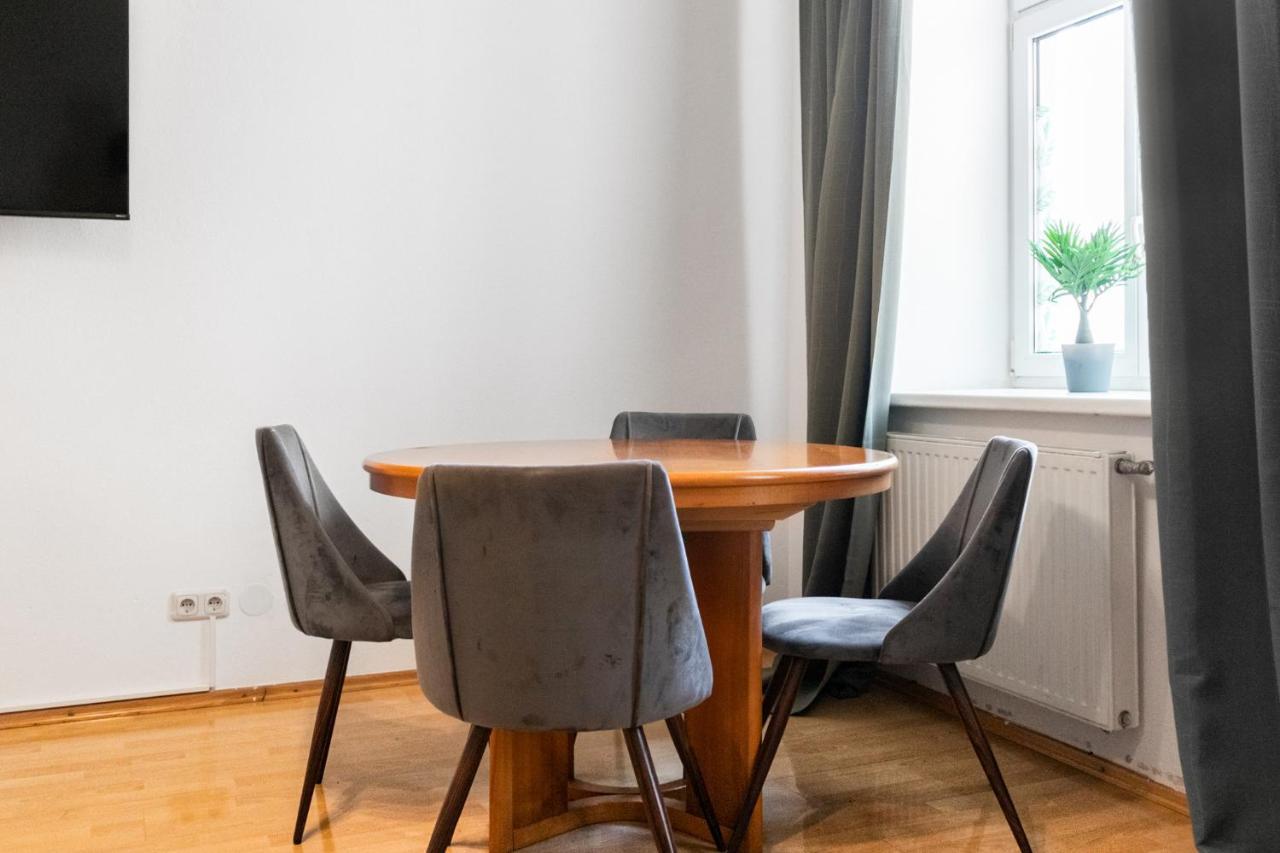 Welcoming 3br Budget Apt. Well Connected Apartment