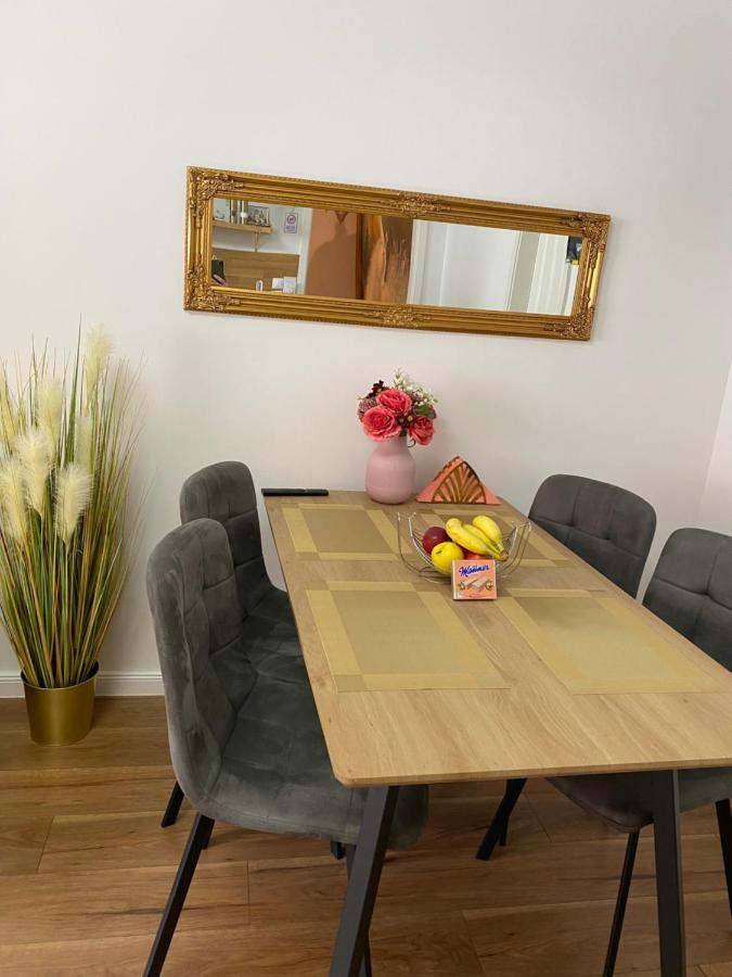 Royal Deluxe-free Garage,near Schoenbrunn Palace Apartment Vienna