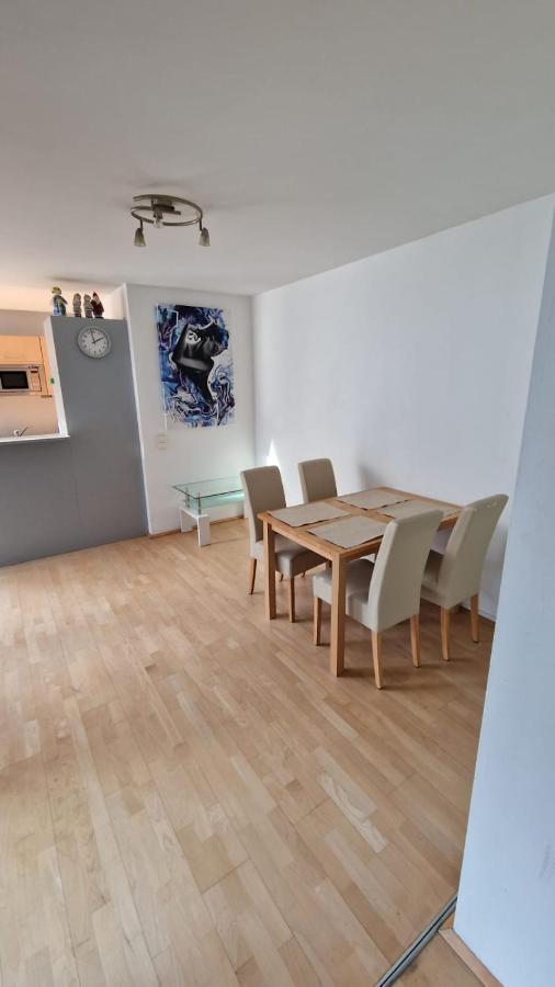 Dancelandliving 1220 Apartment *