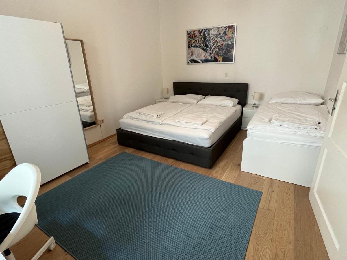 Stylish Apt Near Urania 1br