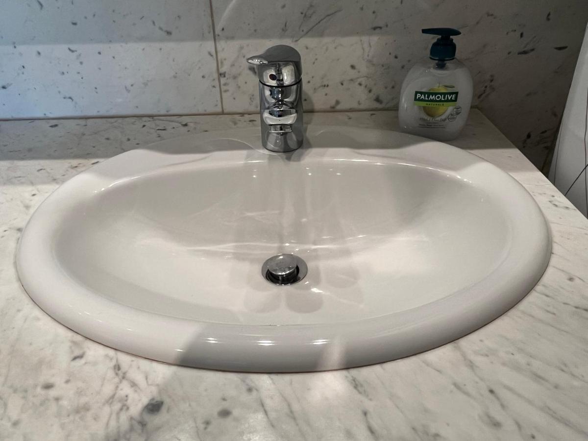 Apartment Stylish Apt Near Urania 1br