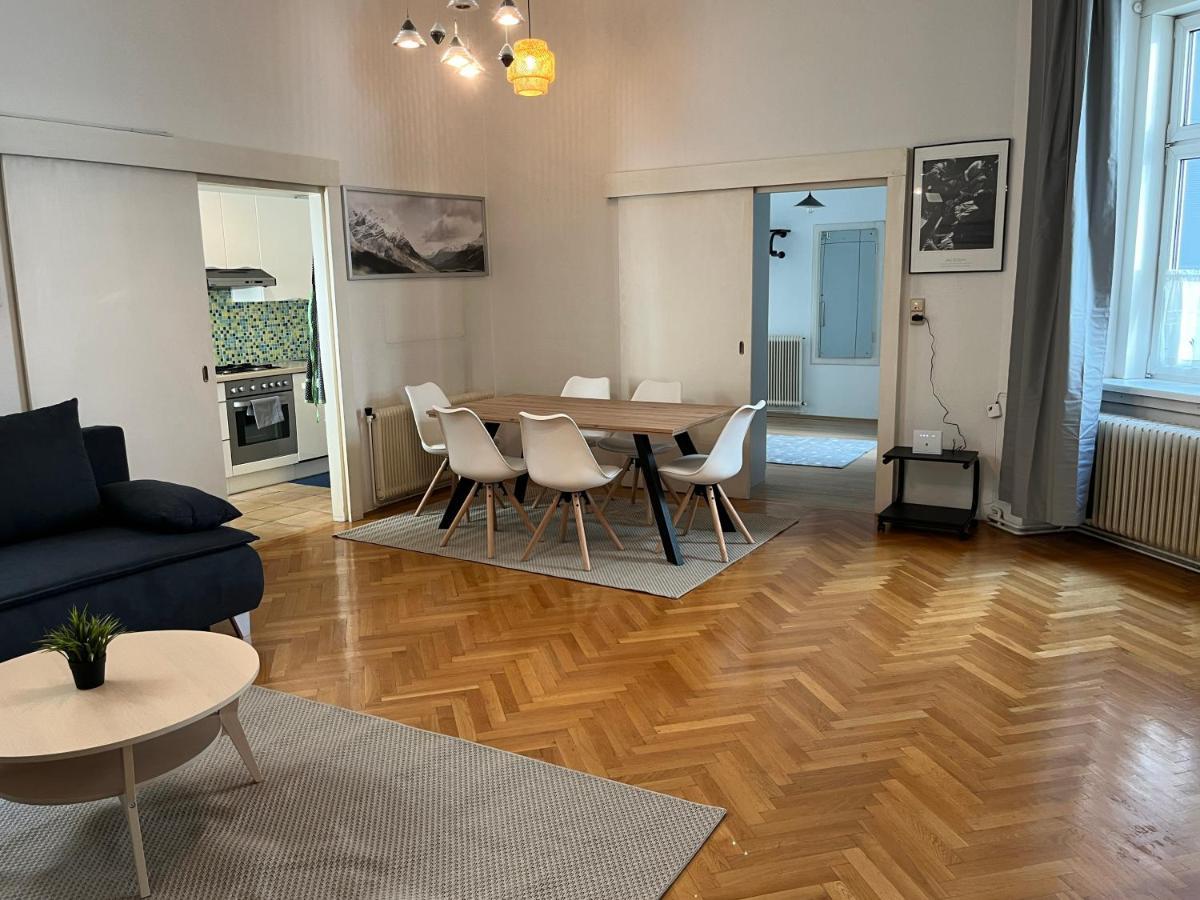 Stylish Apt Near Urania 1br Apartment *