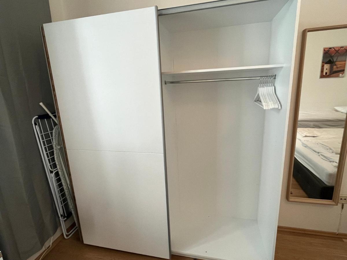 Apartment Stylish Apt Near Urania 1br *