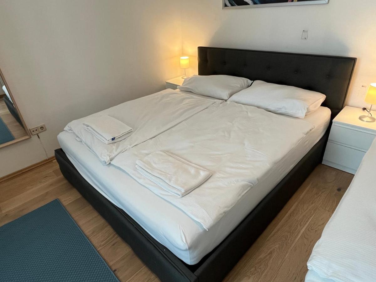 Stylish Apt Near Urania 1br