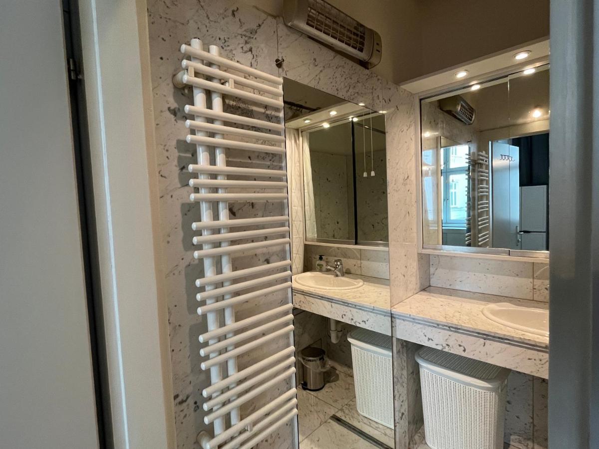 Stylish Apt Near Urania 1br Vienna