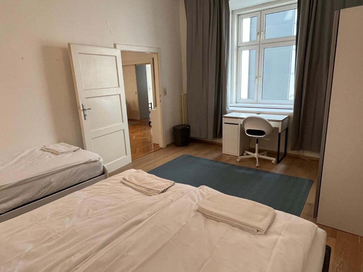 Stylish Apt Near Urania 1br