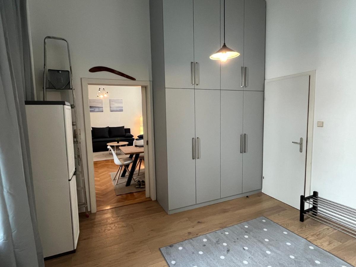 Apartment Stylish Apt Near Urania 1br Vienna