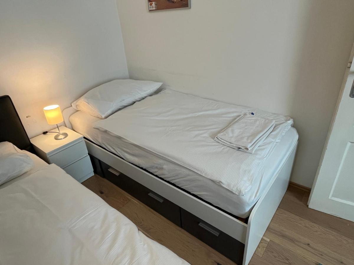 Stylish Apt Near Urania 1br Apartment
