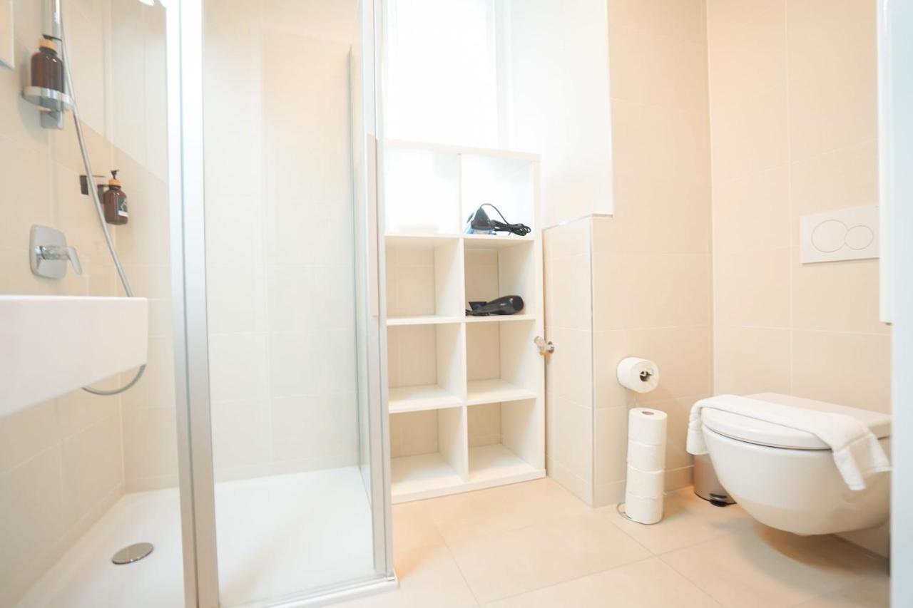 Apartment In High-rise On The Danube Vienna